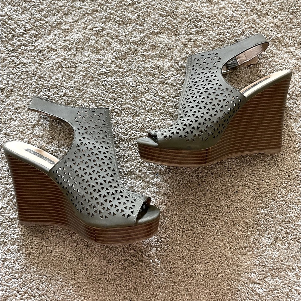Parker & Sky wedges size 8